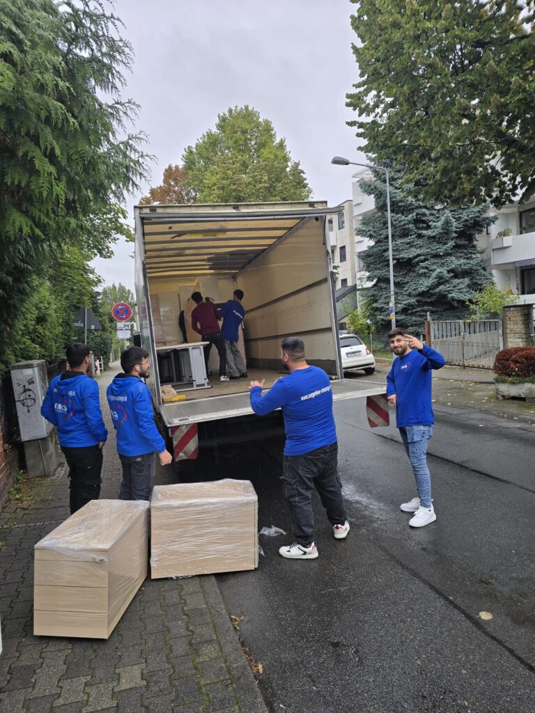 Umzug in der Schumannstraße 27, 60325 Frankfurt am Main.